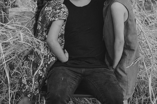 Екатеринбуржцу грозит пожизненное за танцы перед дочкой и соседской девочкой