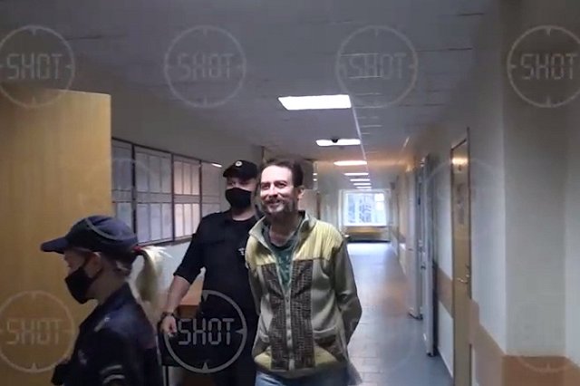 Экс-режиссер «Ералаша», обвиняемый в растлении подростка, получил медаль и снял с себя судимость