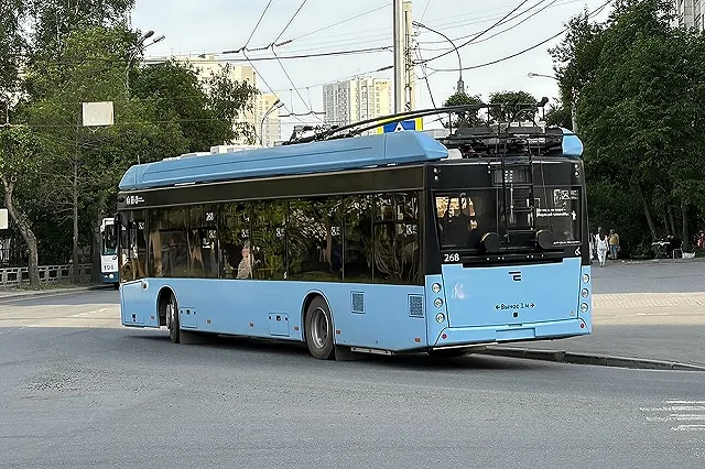 «Забрала полиция». Ребенка оставили в троллейбусе в Екатеринбурге