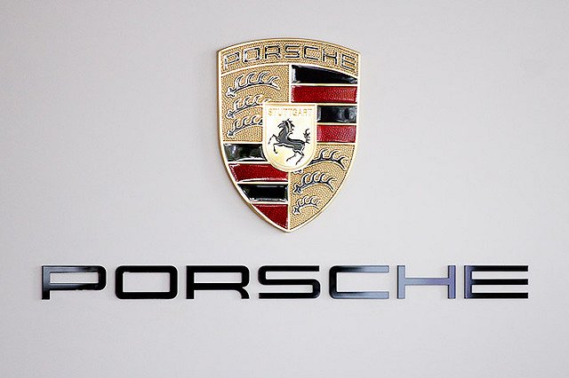 В Екатеринбурге открылся второй «Порше Центр»