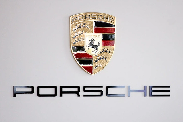 В Екатеринбурге открылся второй «Порше Центр»