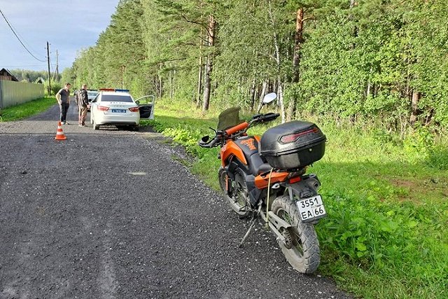 Мотоцикл сбил 7-летнего ребенка в Свердловской области (ФОТО)