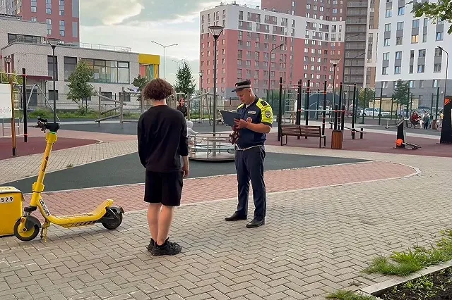 Самокатчик сбил двухлетнего ребенка в Екатеринбурге