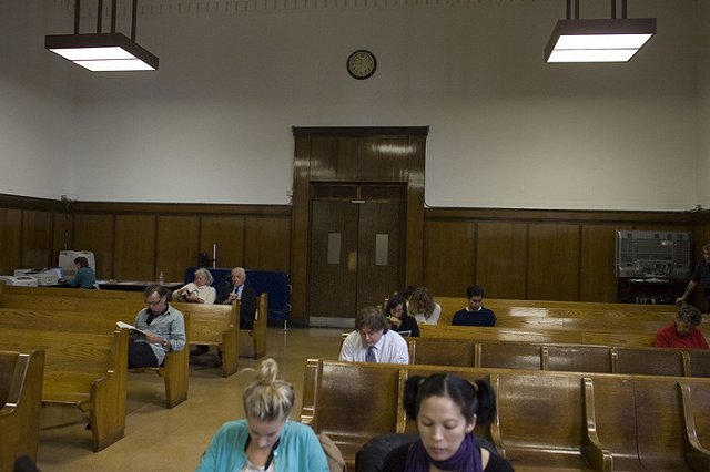 Присяжные оправдали разносчика пиццы из Тюмени, обвиненного в жестоком убийстве