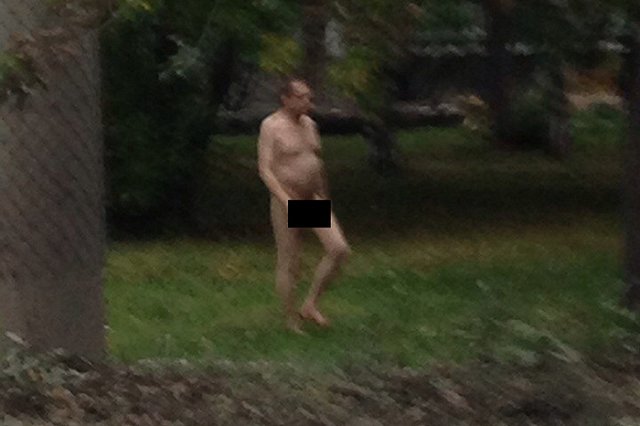 Голый мужчина, который встречал трамваи, напугал жителей Екатеринбурга