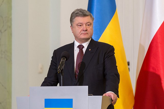 Порошенко обвинил Москву в обострении ситуации в Авдеевке