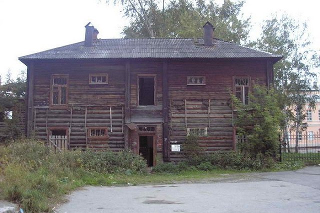 «Форум-групп» не дали задавить памятники у Царского моста