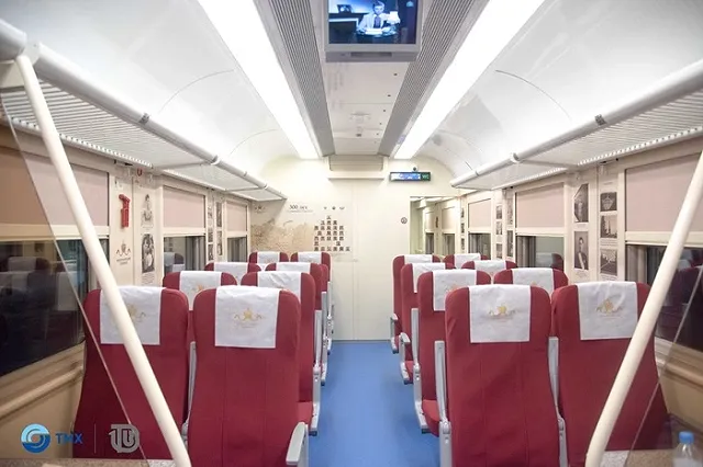 Новые комфортабельные вагоны для пригородных поездов поступили на Свердловскую железную дорогу