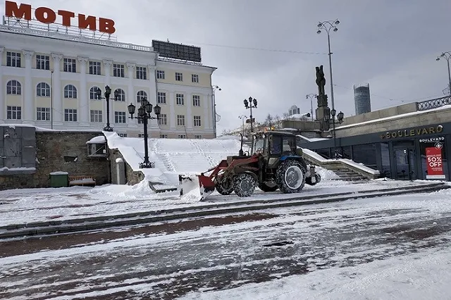В Приамурье снегоуборщик на тротуаре наехал на ребенка