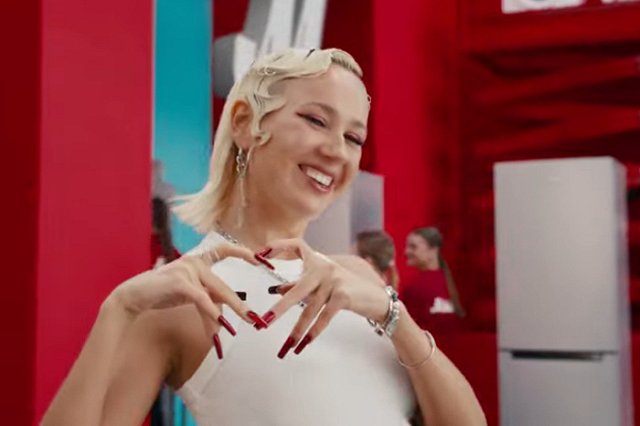 Подросток залез в морозильную камеру в магазине «М-Видео» в Екатеринбурге