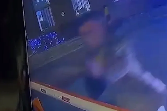 Мужчина в военной форме сломал шлагбаум у «Высоцкого»