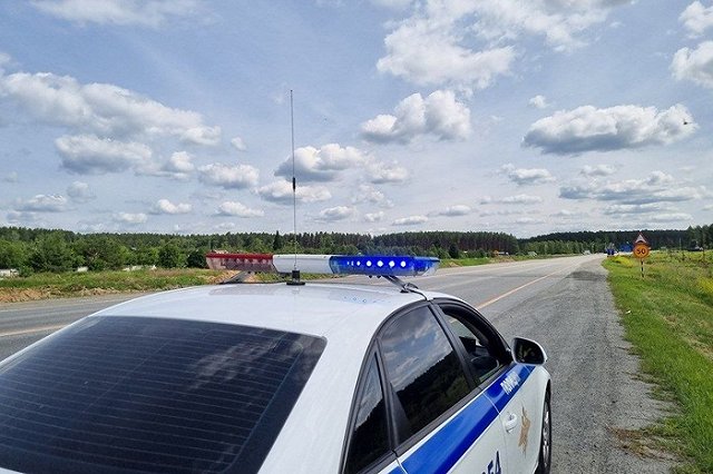 На Кольцовском тракте после погони задержали водителя «Гелендвагена»