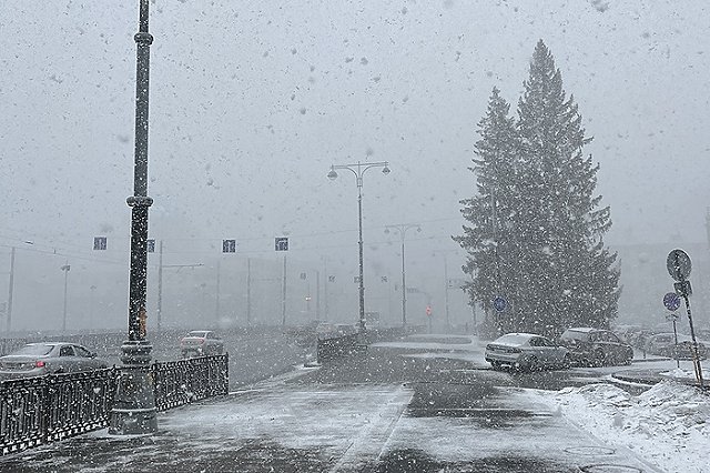 Сильнейший снегопад, парализовавший Москву, надвигается на Свердловскую область