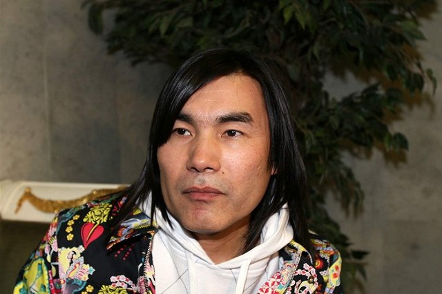 СМИ сообщили о смерти бывшего солиста группы «А`Студио» Батырхана Шукенова