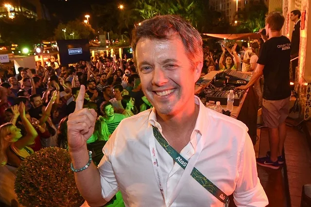 Принц датский свернул шею