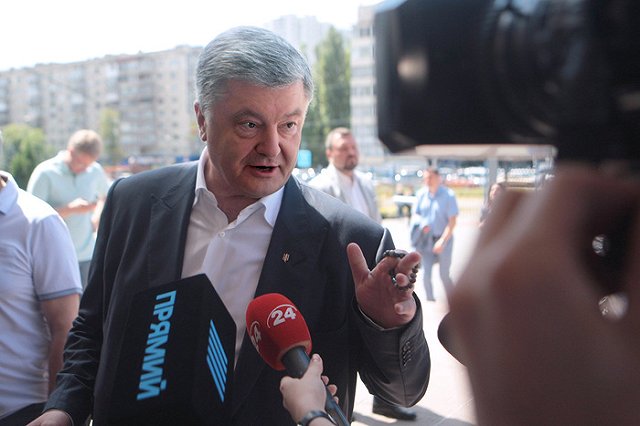 Порошенко заявил о первом шаге Европы к признанию Крыма российским