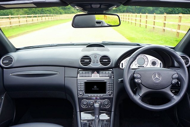 Daily Mail: половина британских автолюбителей не помнит назначение кнопок в машине