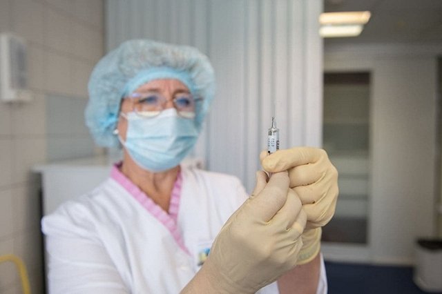 Свердловский минздрав заявил о дефиците вакцин от коронавируса в регионе