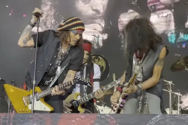 «Берегите себя, увидимся». В Россию собирается приехать Джонни Депп