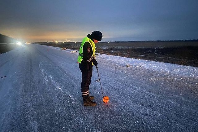Водитель, этим утром насмерть сбивший велосипедиста на свердловской трассе, задержан