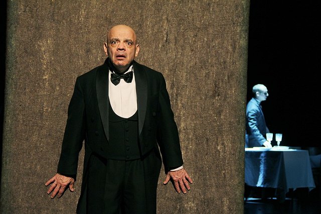 Песков призвал лидера «Ночных волков» извиниться перед Константином Райкиным