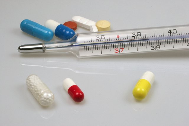 На Урал прилетели дети, заразившиеся вирусом в Турции. Их забрали на «скорой»