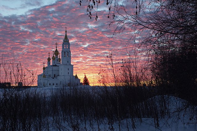 Сретение Господне отмечают сегодня православные верующие