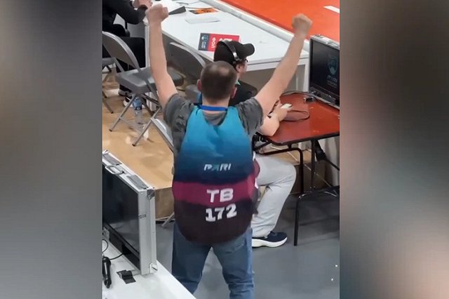 Екатеринбургский комментатор весело сплясал во время матча