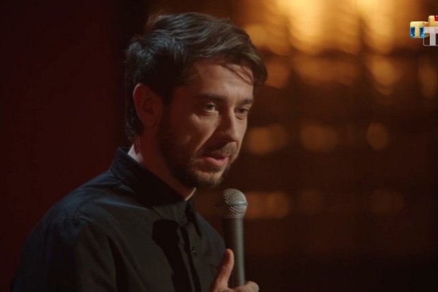 Стендап Стаса Старовойтова в Екатеринбурге прошел при полупустом зале