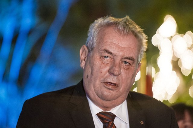 Президент Чехии подтвердил намерение посетить Россию 9 мая