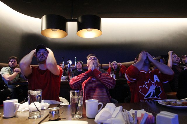 В спортбарах Екатеринбурга почти нет мест на трансляцию матча Россия — Англия