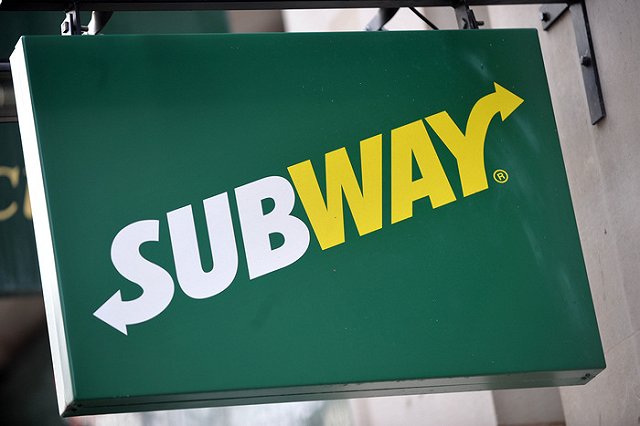 На Южном Урале Subway предлагает бесплатные сэндвичи посетителям без одежды