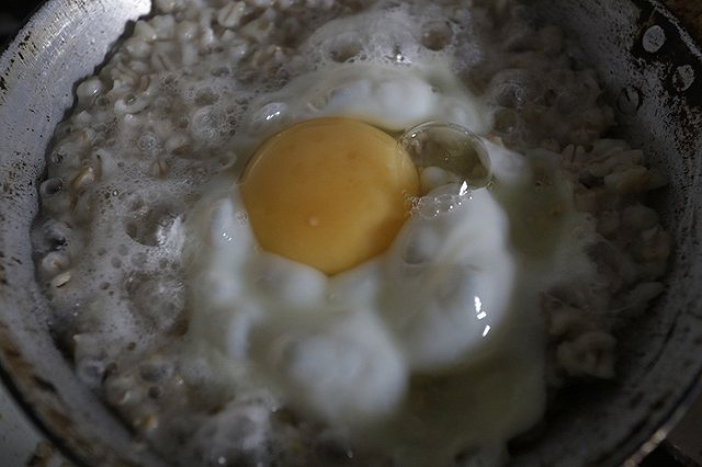 На Урале двое пирующих друзей убили жену одного из них за отказ готовить ужин