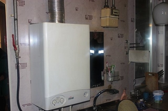 В Екатеринбурге в жилом доме насмерть угорели два человека