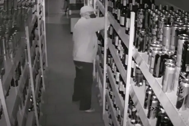 Сотрудники службы безопасности екатеринбургского магазина устроили засаду, чтобы поймать вора