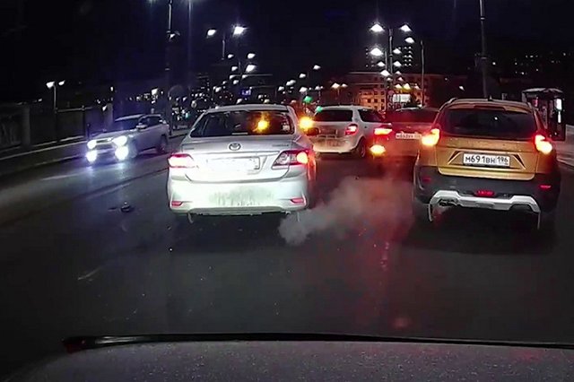 ВИЗ встал в глухие пробки