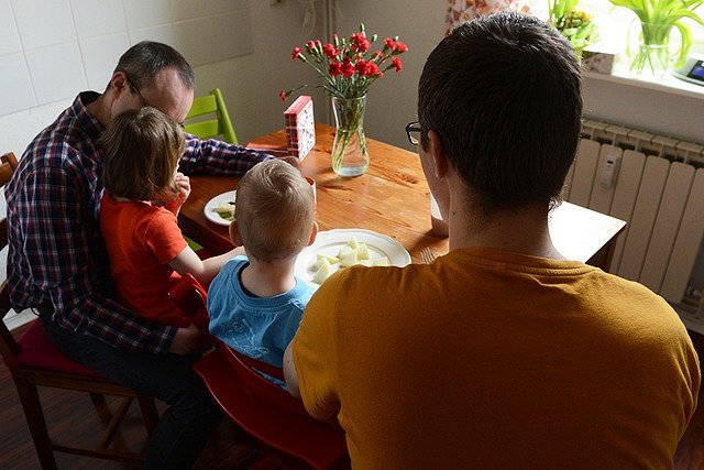 Астахов: Гомосексуальная пара склонила российского подростка к невозвращению