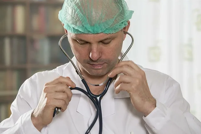 В больницах Екатеринбурга уже началось сокращение персонала