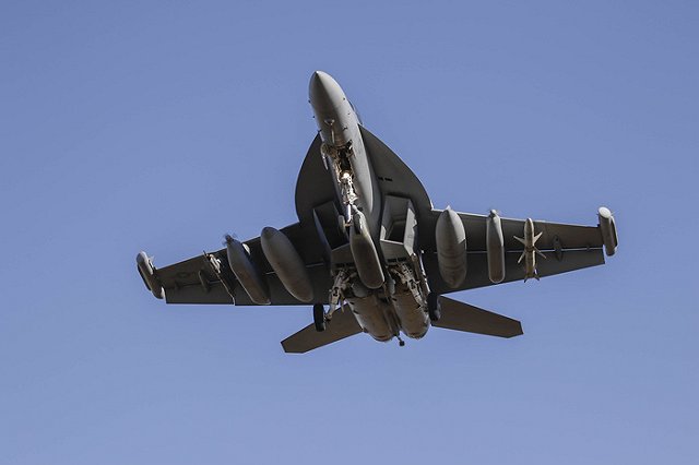 Экипаж самолета ВМС США ослеп и замерз на высоте более семи километров