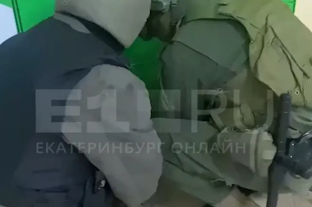 Стало известно, как ребёнок застрял в постамате Екатеринбурга