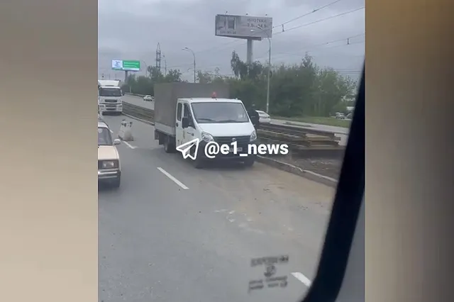 В одном из районов Екатеринбурга полностью закрыли трамвайное движение