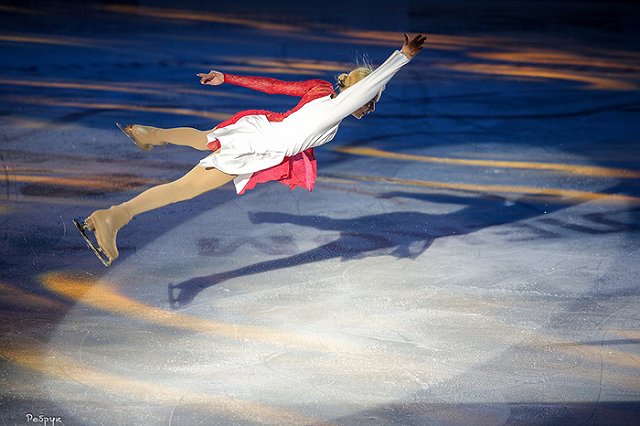 На чемпионате по фигурному катанию заклеили герб Екатеринбурга