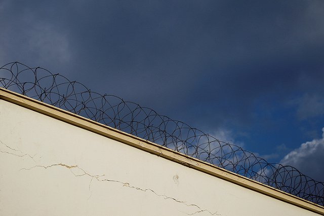 Экс-глава свердловского ПФР Дубинкин вышел на свободу с ограничением