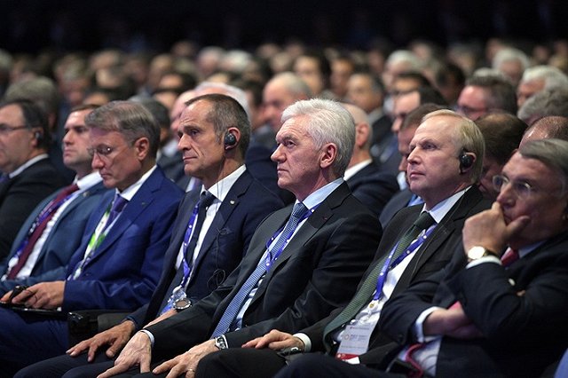 Греф назвал фейком «от начала и до конца» историю с овердрафтом