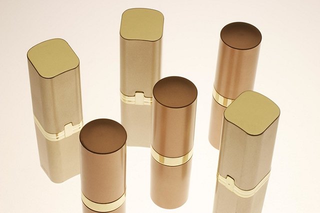 Ученые: Половина гигиенической помады и бальзамов опасна для здоровья