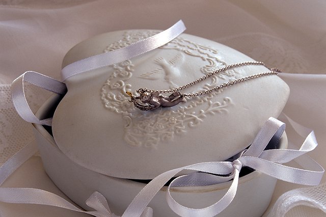 Часы, косметика и сувениры: что уральцы будут дарить своим близким на Новый год