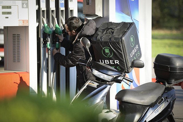 Россию начали заливать бензином