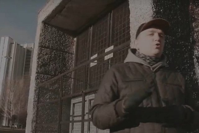 Наум Блик записал клип в защиту сквера возле Драмтеатра