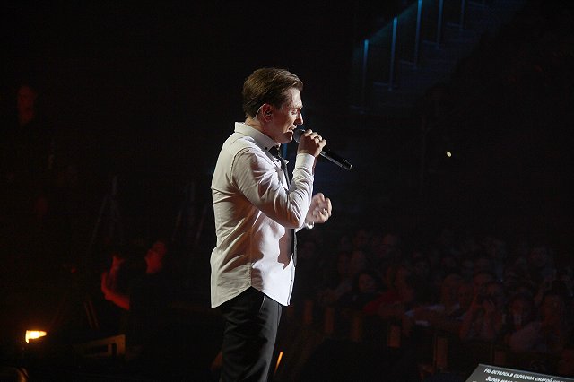 Сергей Безруков в Нижнем Тагиле вновь поддержал храм в Екатеринбурге