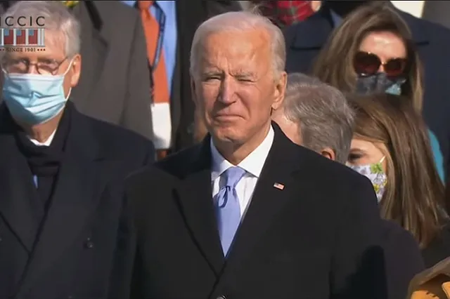 Байден назвал неандертальским мышлением отмену масок в Техасе и Миссисипи